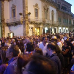 Milly Semeraro, Giuseppe Giacovazzo, il Sindaco di Martina Franca e il Rettore dell’Università di Bari inaugurano il Festival